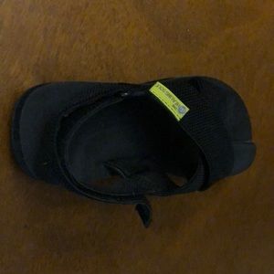Size 6 women’s sandal, “The Healing Sole” to help plantar fasciitis, foot pain.